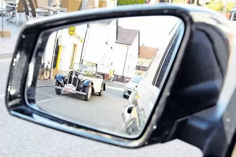 130 Teilnehmer machten sich auf den Weg durch die Vorderpfalz.