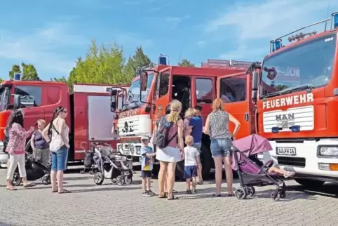 Ganz nah ran an die Feuerwehrautos durften die Besucher beim Erlebnistag in Oppau.