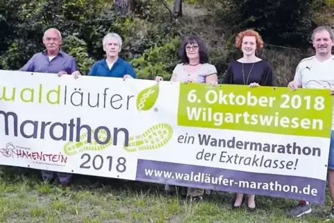 Am 6. Oktober soll in der Verbandsgemeinde Hauenstein der „Waldläufermarathon“ stattfinden, den (von links) Bürgermeister Werner