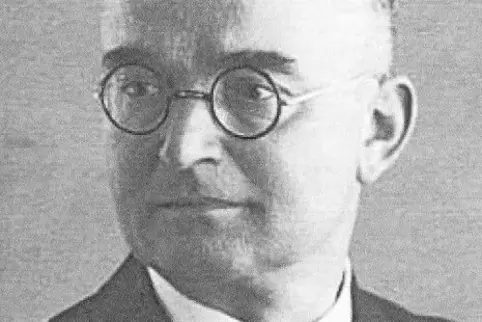 Bezirksoberamtmann Dr. Karl Rieth.