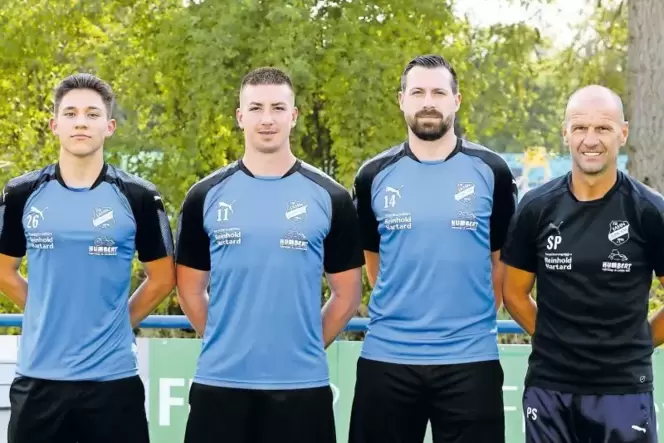 Sahin Pita mit (von links) Simon Pongratz, Maurice Hafner und Christian Liginger. Sahin Pita mit (von links) Simon Pongratz, Maurice Hafner und Christian Liginger.
