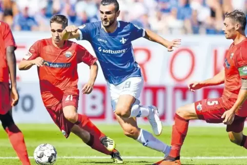 Kann den Rhythmus eines Spiels bestimmen: Philipp Klement (am Ball) aus Wachenheim, der für Paderborn in der 2. Bundesliga spiel