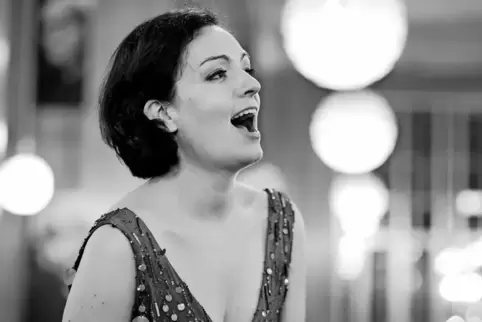 Mit Geigerin und Pianist am Samstag zu hören: Esther Mertel.
