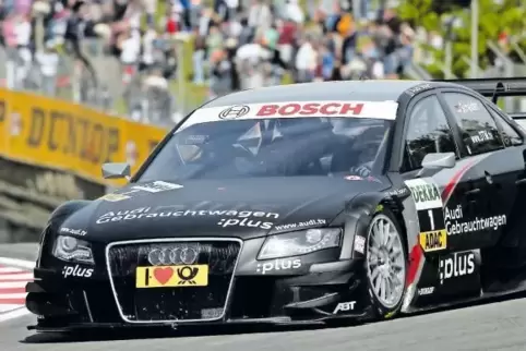 Im Jahr 2009 raste Timo Scheider im Audi über die altehrwürdige Rennstrecke im englischen Brands Hatch.