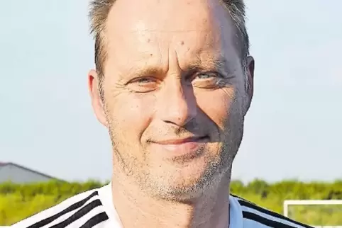 Startete bisher zweimal mit einem Auswärtssieg in die Saison: Wachenheims Coach Michael Acker.