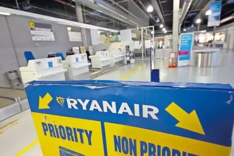 Die Check-in-Schalter des irischen Billigfliegers waren gestern am Flughafen Hahn verwaist.