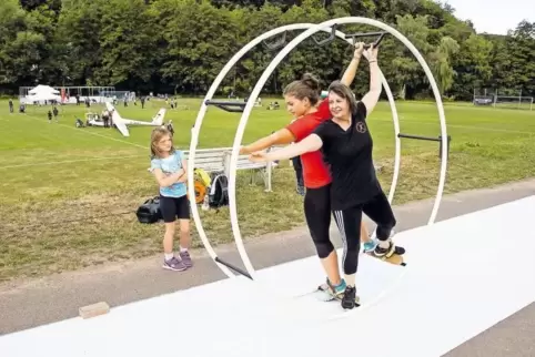 Auch der TuS Glan-Münchweiler stellte sein Angebot vor, hier die Rhönrad-Abteilung.