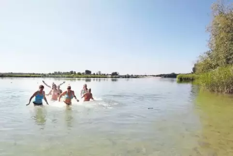 Badespaß: Zugangsstellen zum Wasser gibt es an der Schlicht nur relativ wenige.