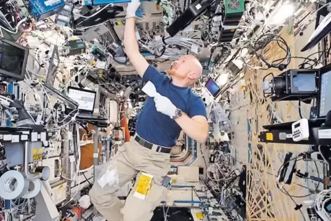 Astronaut Alexander Gerst auf der Internationalen Raumstation. Mit dem bekannten Raumfahrer wollten die Schüler via Funk einige 