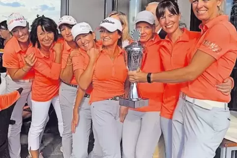 Mit diesem Team wurde der Erste Golfclub Westpfalz Meister der 1. Damen-30-Liga Rheinland-Pfalz/Saar: (von links) Sabine Marke, 