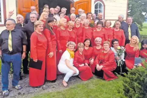 Pflegen seit zehn Jahren einen freundschaftlichen Kontakt: die Chorgemeinschaft Ilbesheim/Gauersheim und der Frauenchor „Lelija“