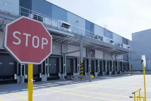 Die Amazon-Mitarbeiter sollen per Bus zu ihren Schichten kommen können. Die Linie verkehrt zwischen Frankenthal-Hauptbahnhof und