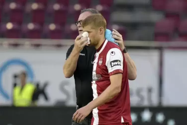 7. August: Der FCK führt 1:0 gegen Preußen Münster, als André Hainault mit Nasenbeinbruch ausscheidet. Am Ende heißt es 1:2. Fot