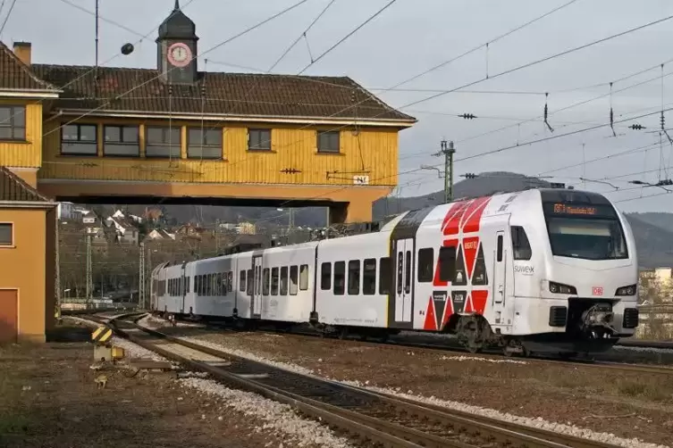 Die künftig mit W-Lan ausgerüsteten Süwex-Triebwagen fahren unter anderem auf der Linie von Saarbrücken über Kaiserslautern und 