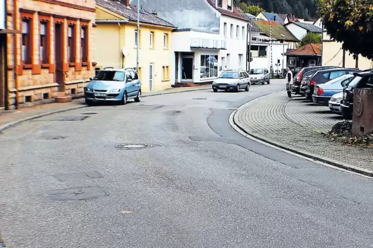 Ein „heißes Pflaster“ ist das Straßenausbauprogramm in Münchweiler. In der Kritik: der ausstehende Ausbau der Haupt- und Tunnels