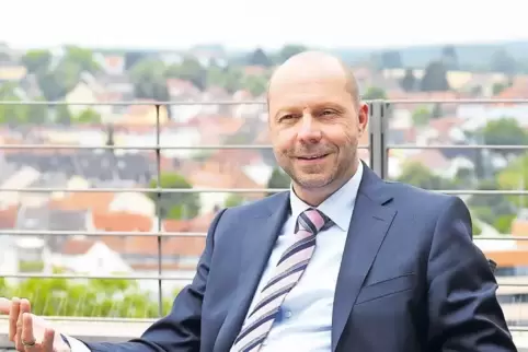 „Man guckt den Menschen nur bis an die Stirn“, sagt Paul Heim, Vorstandsvorsitzender der VR-Bank Südwestpfalz, nach der mutmaßli