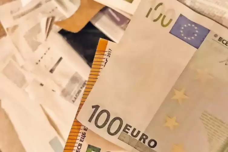 Müll zu Geld machen: Das funktioniert beim Papier. Für eine Tonne Altpapier gibt’s bis zu 90 Euro.