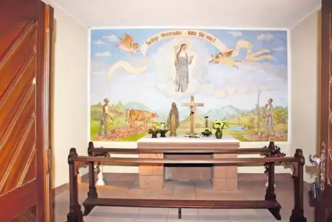 Ein Bild des Künstlers Richard Lehnhard ziert die Ostwand der Gertrauden-Kapelle.