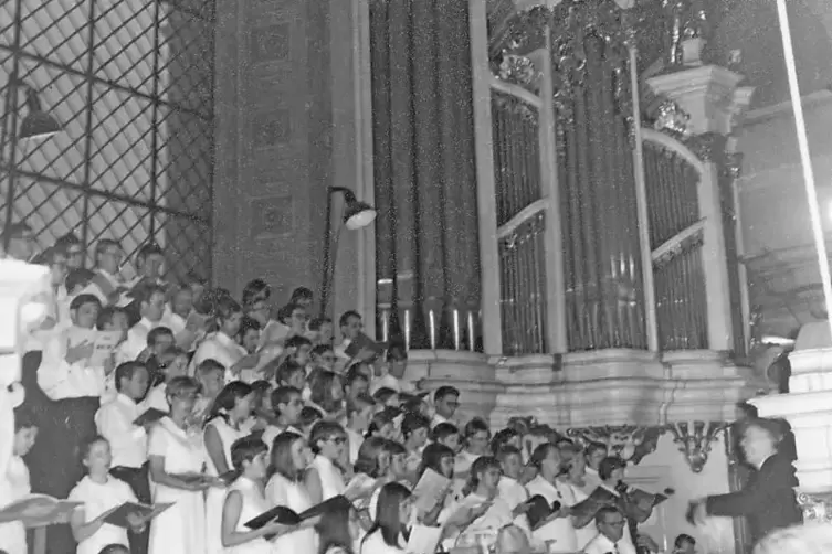 Von der Chorreise 1968 gibt es kaum Bilder im Archiv der Landeskirche. Dieses entstand im Folgejahr beim Konzert der „Evangelisc