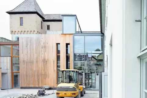Mit umstrittener Holzverkleidung: das Veldenz-Schloss.