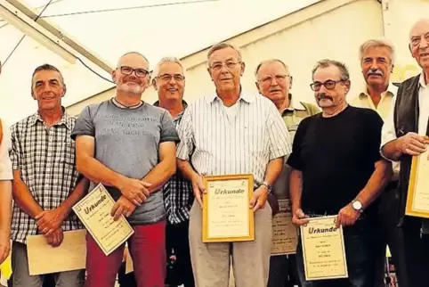 Sie hielten dem Musikverein 40, 50 oder 60 Jahre die Treue: Robert Metz, Rüdiger Eser, Ulrich Jäger (für seinen Vater Ignatz Jäg