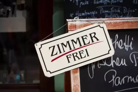 Zimmer in der Pfalz sind bei Touristen begehrt. Symbolfoto: dpa 