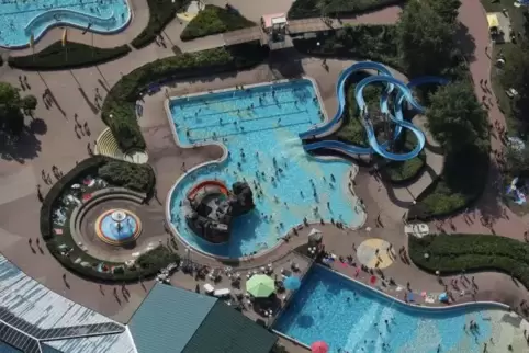 Spiel und Spaß im Wasser verspricht der Tag der DLRG im Badepark Wörth.  Foto: Sandbiller 