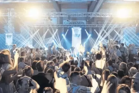 2017 brachte Kevin Werling das Oktoberfest in die Wörther Festhalle.