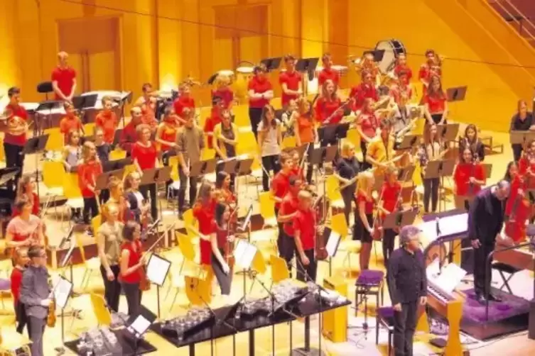 Les Jeunes Symphonistes Mosellans spielen in Bitsch.