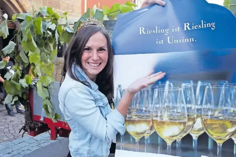„Das stimmt zu 100 Prozent“, sagt die Pfälzische Weinkönigin Inga Storck über den pfiffigen Werbeslogan „Riesling ist Riesling i