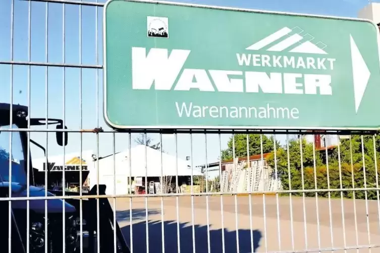 Bis gestern war der Fachmarkt Wagner in Hermersberg geschlossen, um den heute beginnenden Räumungsverkauf wegen Geschäftsaufgabe