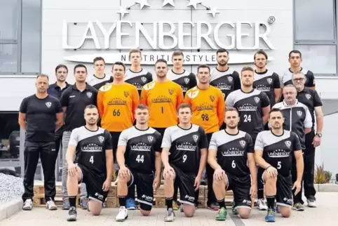 Dansenbergs Team für die Dritte Liga Süd 2018/19: Hinten von links: Co-Trainer Tim Beutler, Fabian Serwinski, Alexander Schulze,