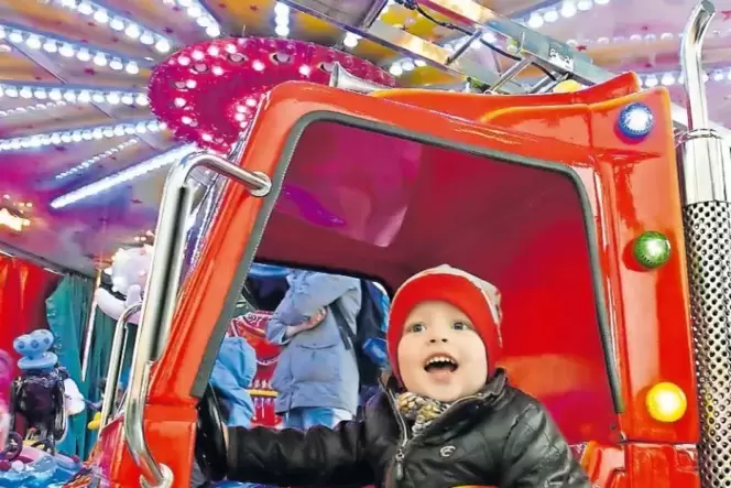 Kerwespaß auch für Kinder: Ein Karussell sollte da natürlich nicht fehlen. Kerwespaß auch für Kinder: Ein Karussell sollte da natürlich nicht fehlen.