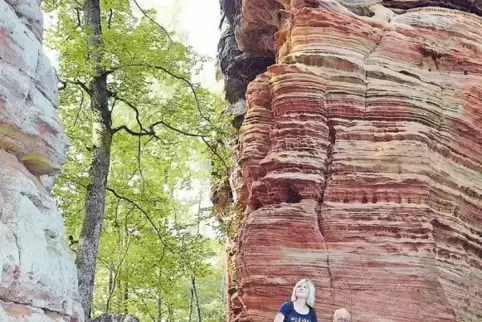 Der Altschlossfelsen bei Eppenbrunn ist über den Helmut-Kohl-Weg zu erreichen, der über die französische Grenze hinweg führt.