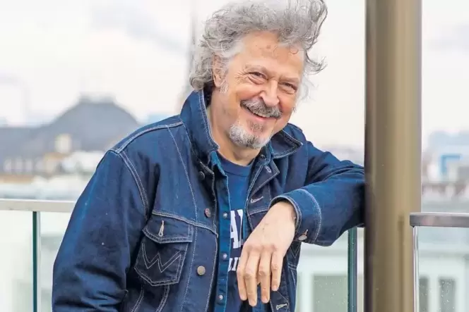 Ohne ihn würde BAP wenig Sinn machen: Wolfgang Niedecken in Mannheim, nie ohne Jeanshemd. Ohne ihn würde BAP wenig Sinn machen: Wolfgang Niedecken in Mannheim, nie ohne Jeanshemd.