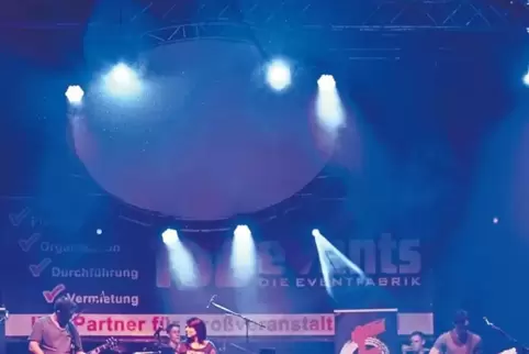Am Samstagabend rockt die Band „FadeOut“ die Spanierkerwe in Lohnweiler.