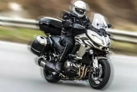 Ausreichend Abstand halten! Das empfiehlt die Polizei allen Motorradfahrern. Archivfoto: M. Hoffmann