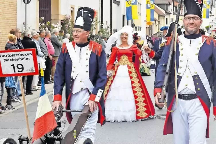 Napoleons Zeit war Thema der Dorfplatzhexen Meckenheim.