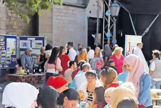 Auf dem Marktplatz war am Samstag teilweise kein Durchkommen. Die Atmosphäre war bis spät in den Abend locker und entspannt. Auf dem Marktplatz war am Samstag teilweise kein Durchkommen. Die Atmosphäre war bis spät in den Abend locker und entspannt.