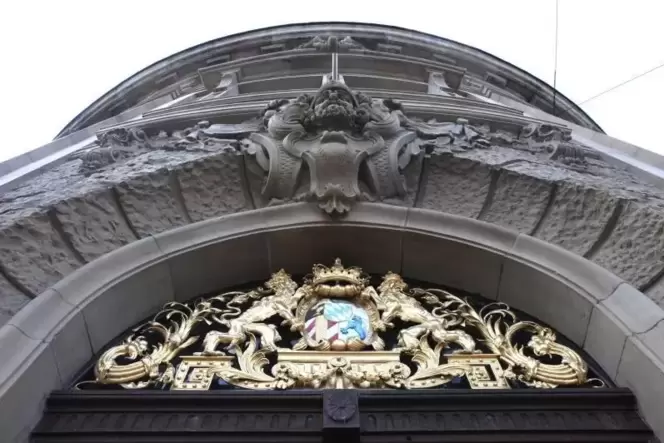 Landau_Landgericht_Eingang_VAN.jpg