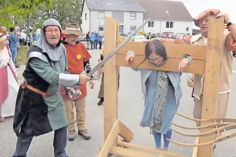 Der Pf&auml;lzerwaldverein Busenberg war nicht nur mit der Drachenfelsh&uuml;tte vertreten, sondern hatte passend zur &bdquo;Hackmesserseite&ldquo; au