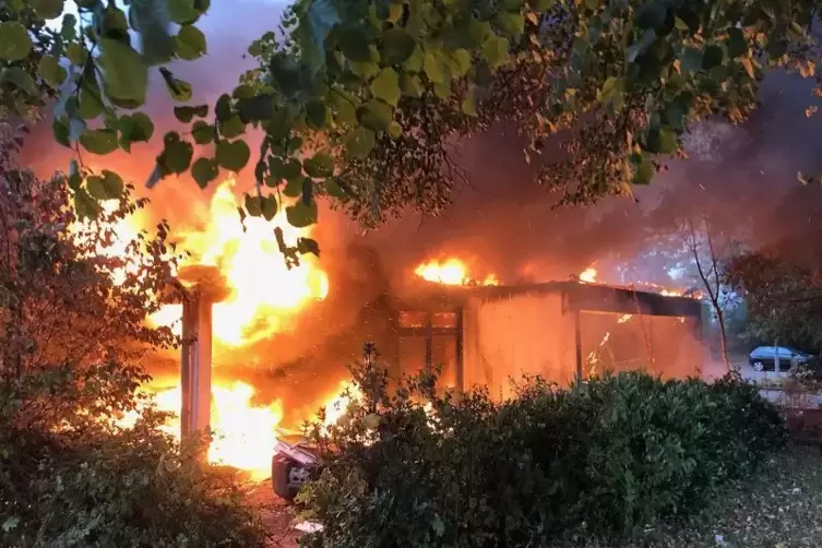 Das Büro der Zweibrücker Immobiliengesellschaft Aircity brannte komplett aus. Foto: moschel 