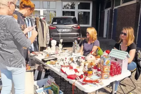 An den Ständen wurden die unterschiedlichsten Waren angeboten.