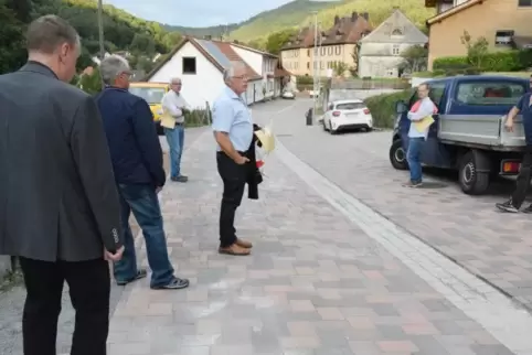 Die zurückgenommenen Zuschüsse für den Ausbau der Wengelsbacher Straße will die Gemeinde Schönau nun einklagen. Der laufende Aus