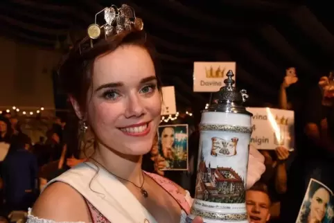 Ihre Amtszeit endet am 20. September: die amtierende Bierfestkönigin Davina Weintz. Foto: Linzmeier-Mehn