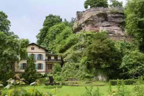 Die Villa Denis mit Burg Diemerstein nahe Frankenstein: Ein pfälzisches Denkmal aus der zweiten Reihe – was die Bekanntheit ange