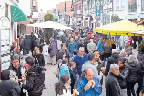Stets gut besucht: die verkaufsoffenen Sonntage in Kandel – wie hier 2017.