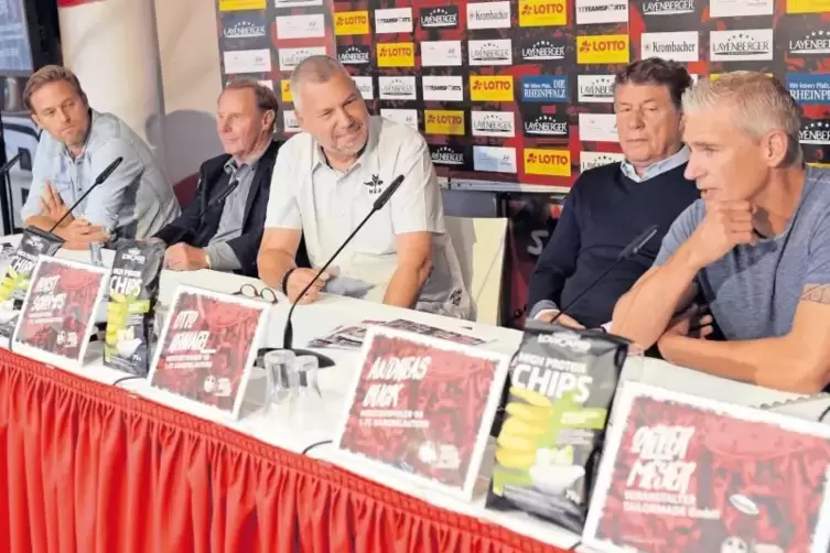 Hochkarätiges Podium: (von links) Ex-Nationaltorwart Timo Hildebrand, der einstige Bundestrainer Berti Vogts, FCK-Stadionspreche