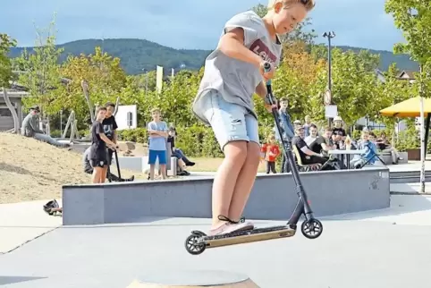 Scooter-Akrobatik am Jugendtreff Deidesheim.