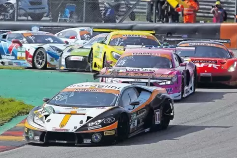 Michele Beretta und Aaro Vainio fuhren ihren Lamborghini im Samstag-Rennen auf Rang zehn.